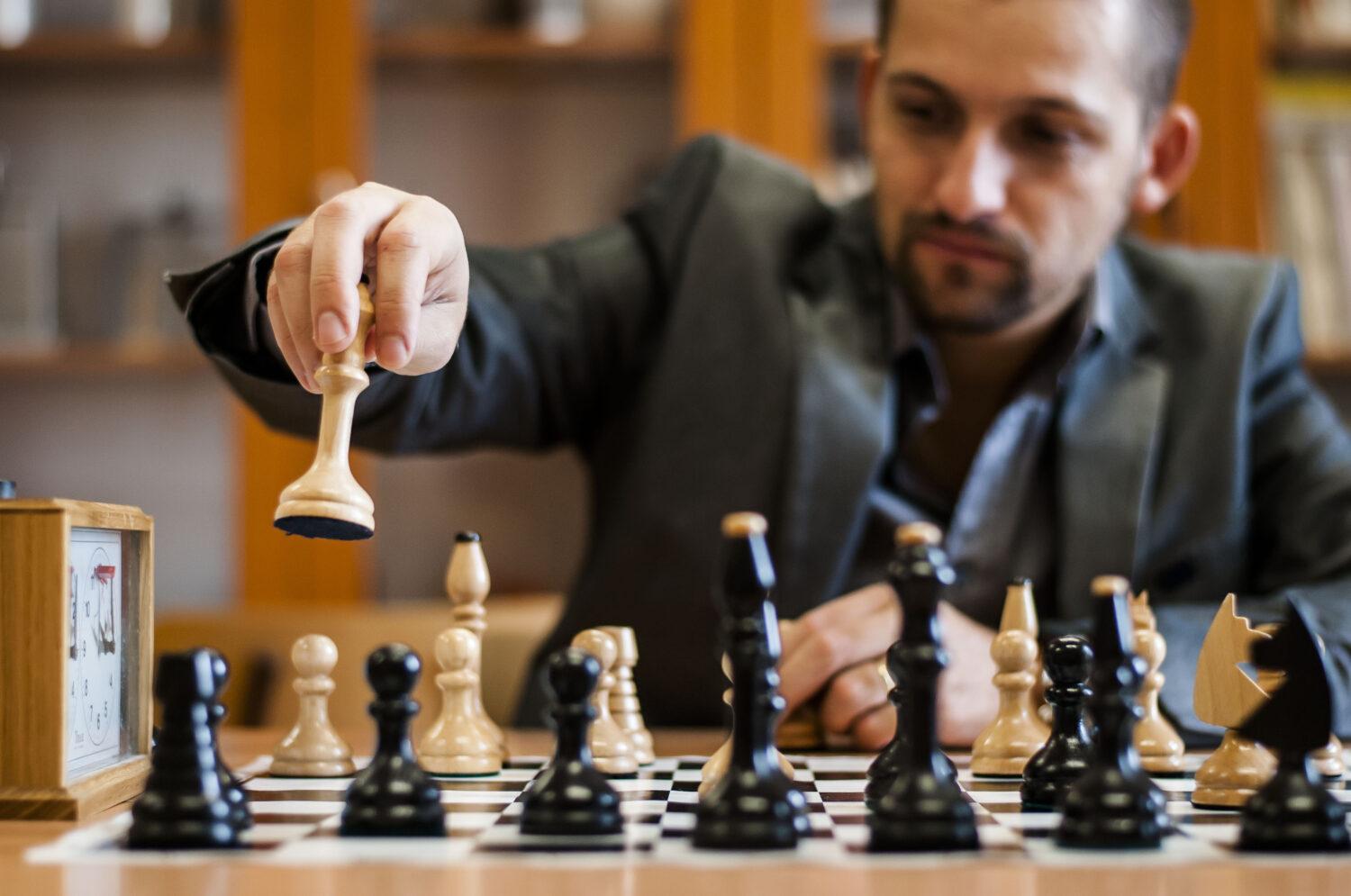 Učiteľ Marek Šefčík: Boh je Matematik a Fyzik