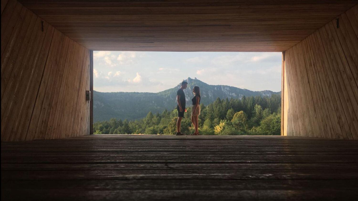 Trochu menej naivity. Trochu viac reality.