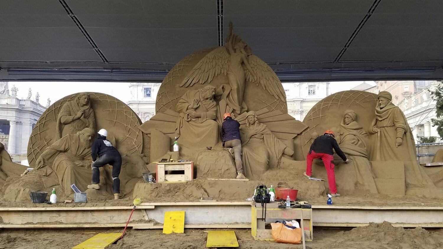 Lidé hledají Boha, já pro sebe našel písek, říká sochař k práci pro Vatikán