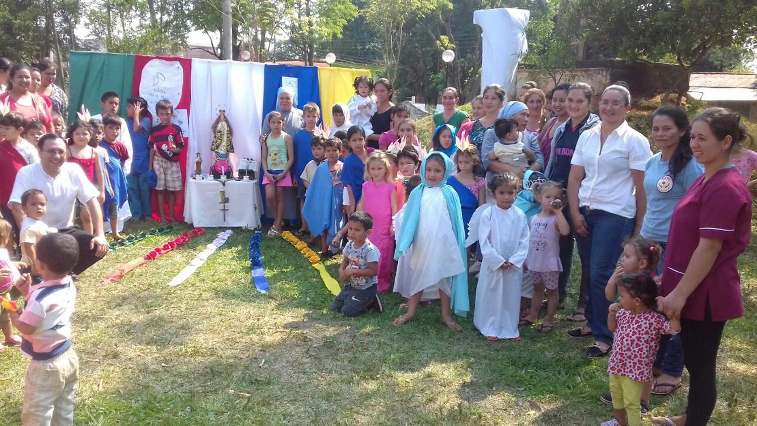 Ruženec s deťmi: ruže či tŕne?