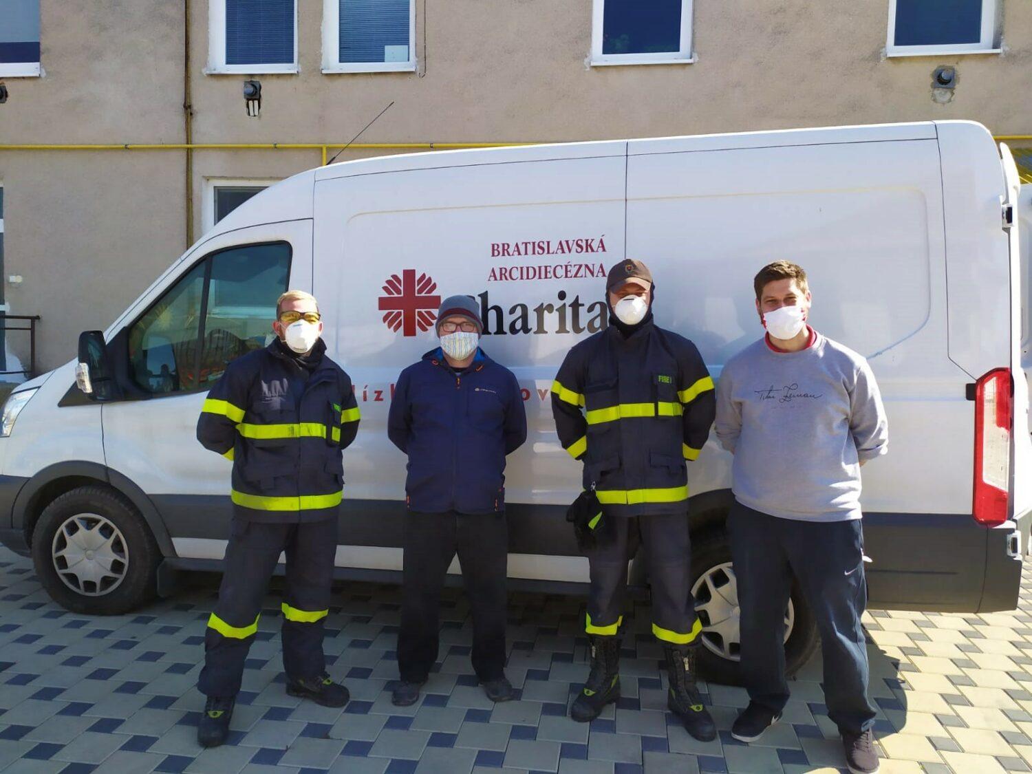 V charite nepatríme k tým, ktorí majú zostať v režime „home office“