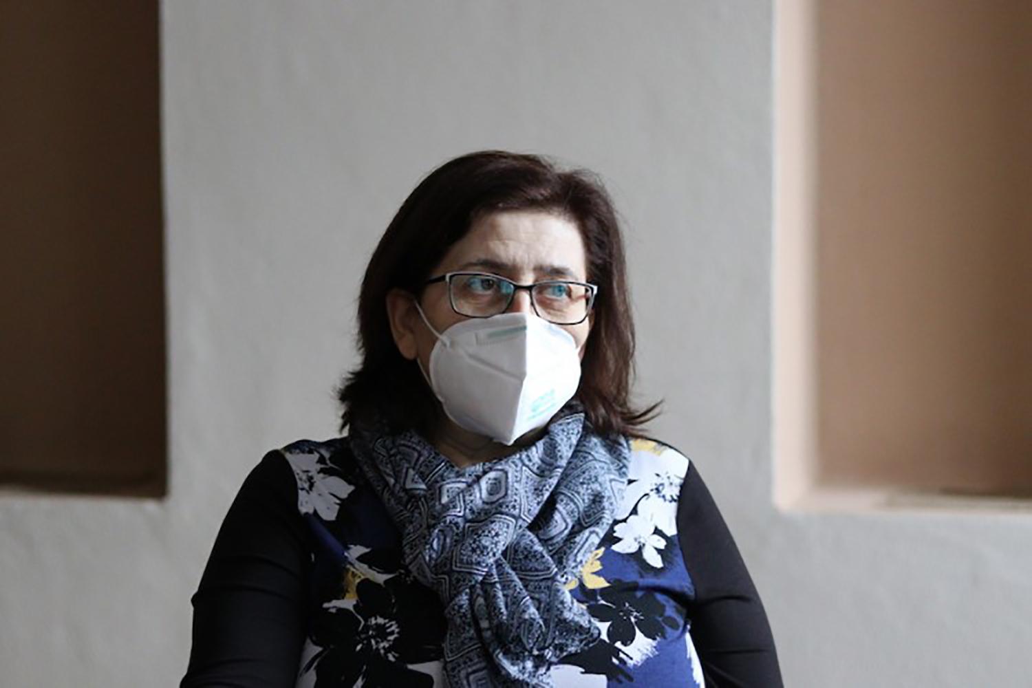 Núdzové bývanie / Rozhodnutie odísť od tyrana musí v žene dozrieť