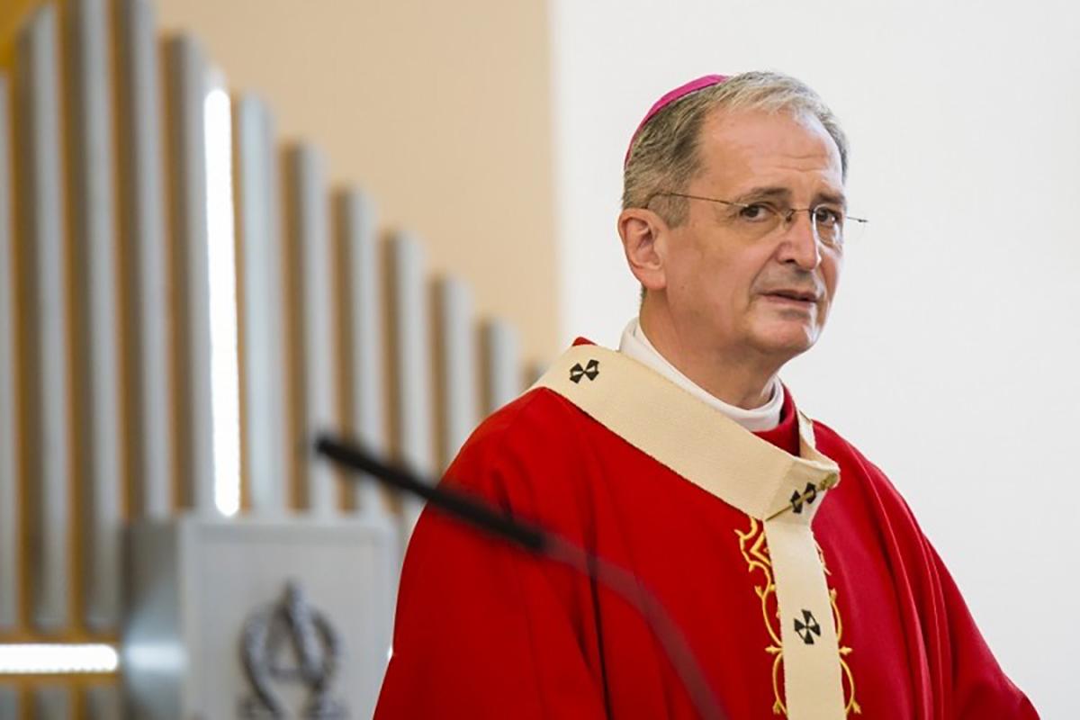 Zatvorené kostoly / Ignorujete cirkev a neprimerane obmedzujete naše práva, odkazuje Zvolenský vláde