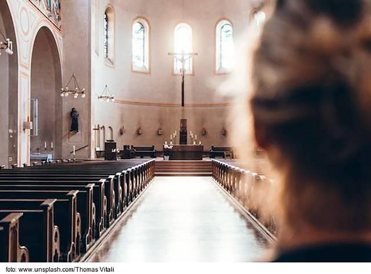 Biskupi povzbudzujú veriacich, aby sa vrátili k osobnej účasti na bohoslužbách