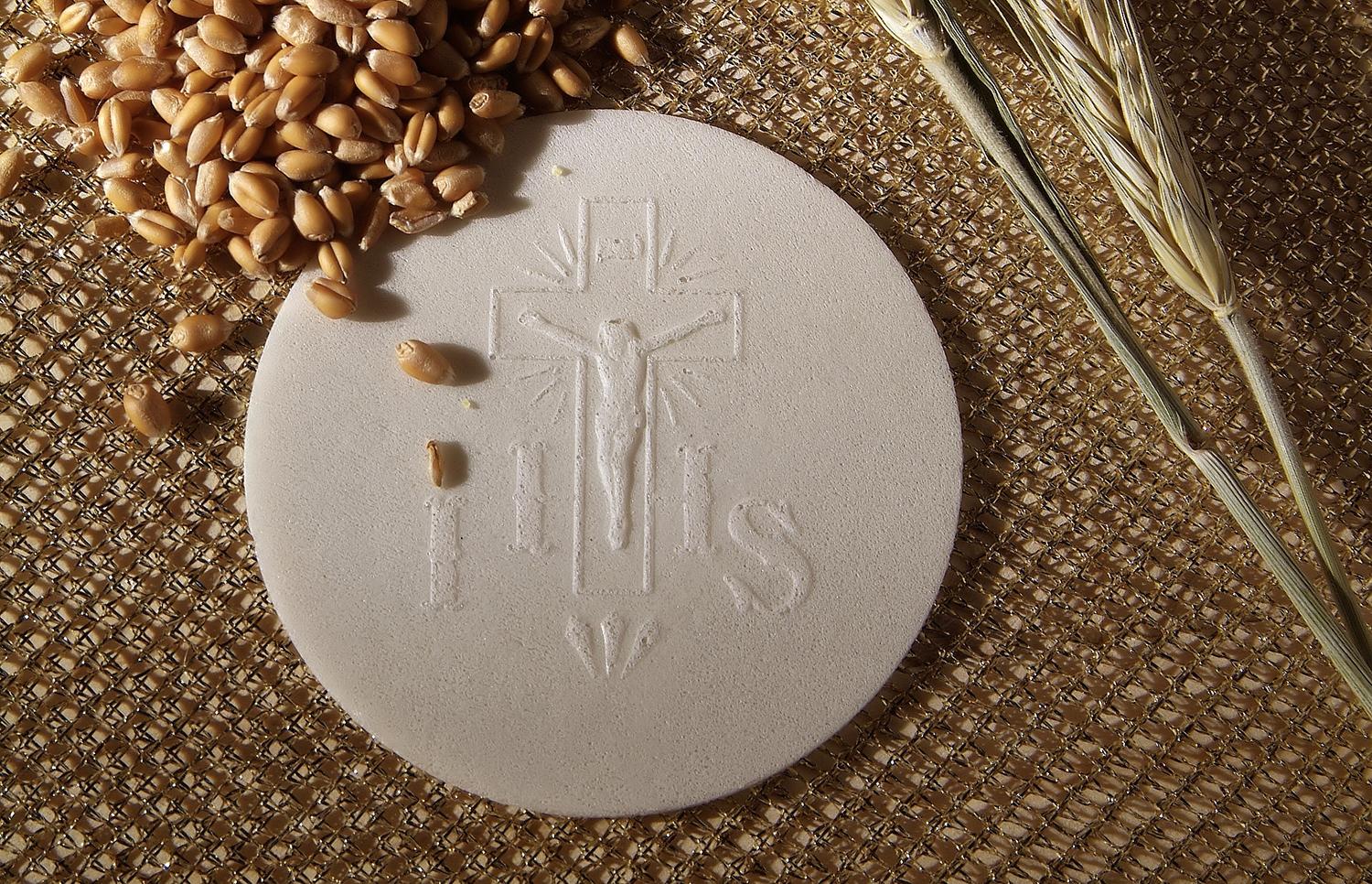 Aj celiatici túžia prijímať Eucharistiu. Pomohla by o tejto téme informovanosť