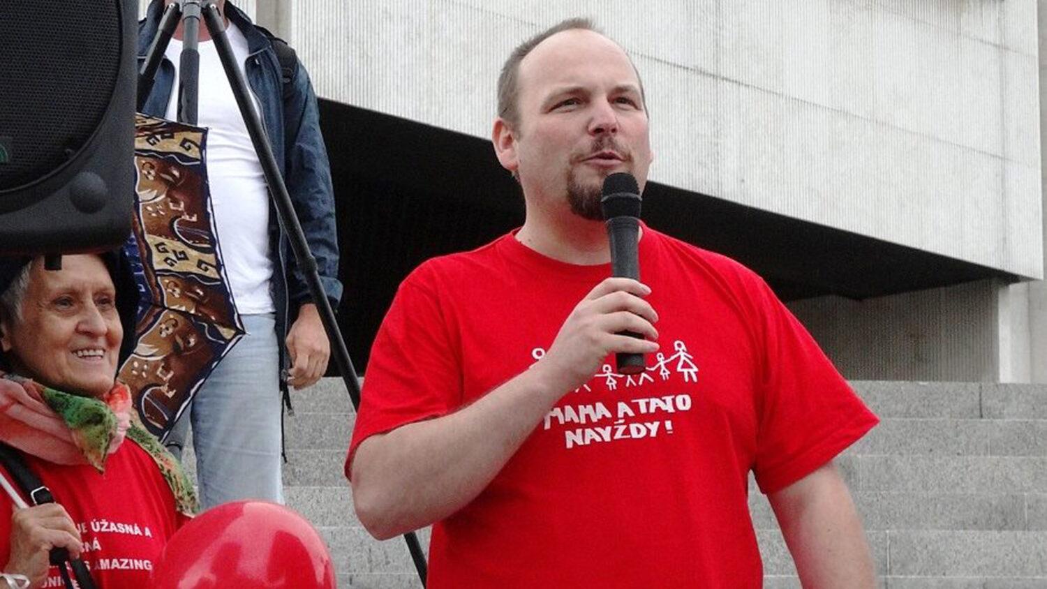 Istanbulský dohovor stavia do vojny proti sebe mužov a ženy