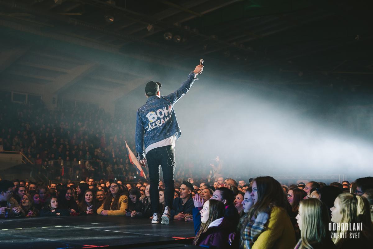 Koľko chameleónov príde na Godzone konferenciu? alebo Poď, bude aj hotdog párty!