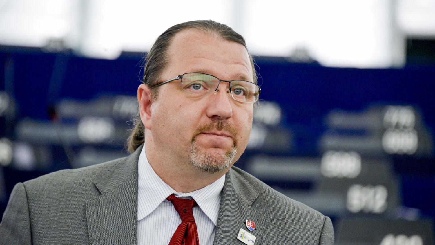 Branislav Škripek: Nové drogy stále pribúdajú