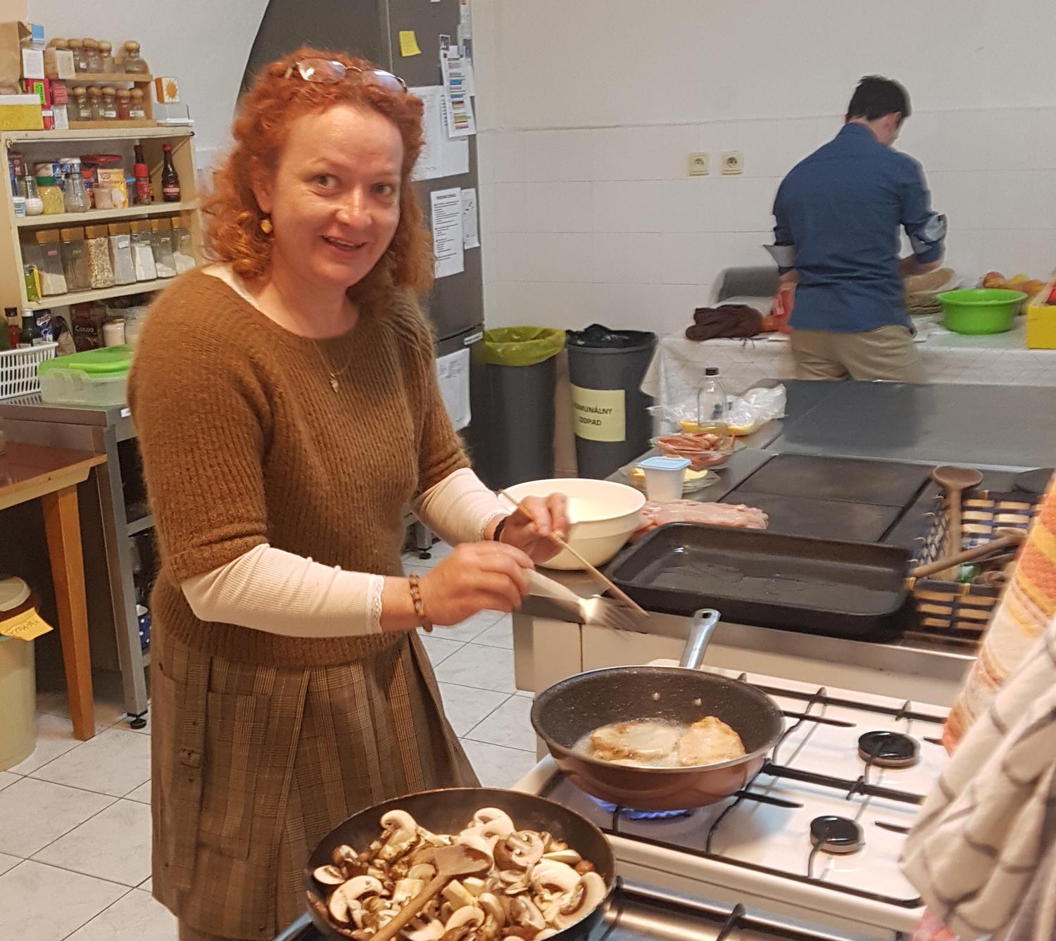 Redakcia na kolenách po celú noc