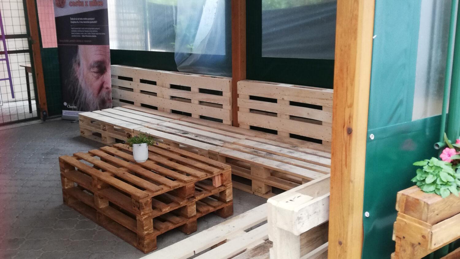 Čo majú spoločné futbalisti Spartaka, Francúzsko, charita a kaviareň?