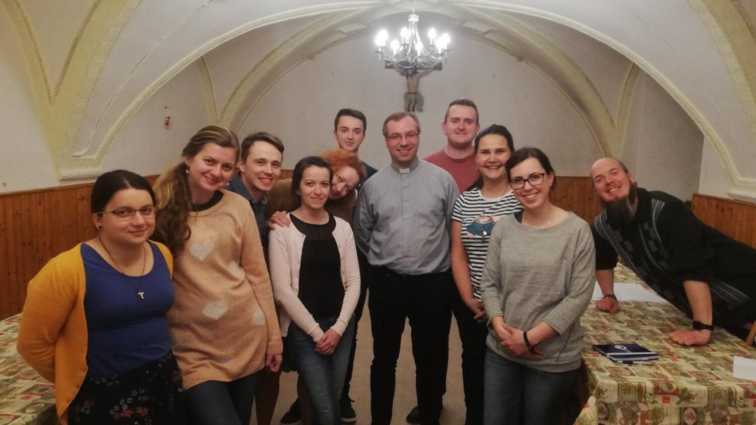 Redakcia na kolenách po celú noc