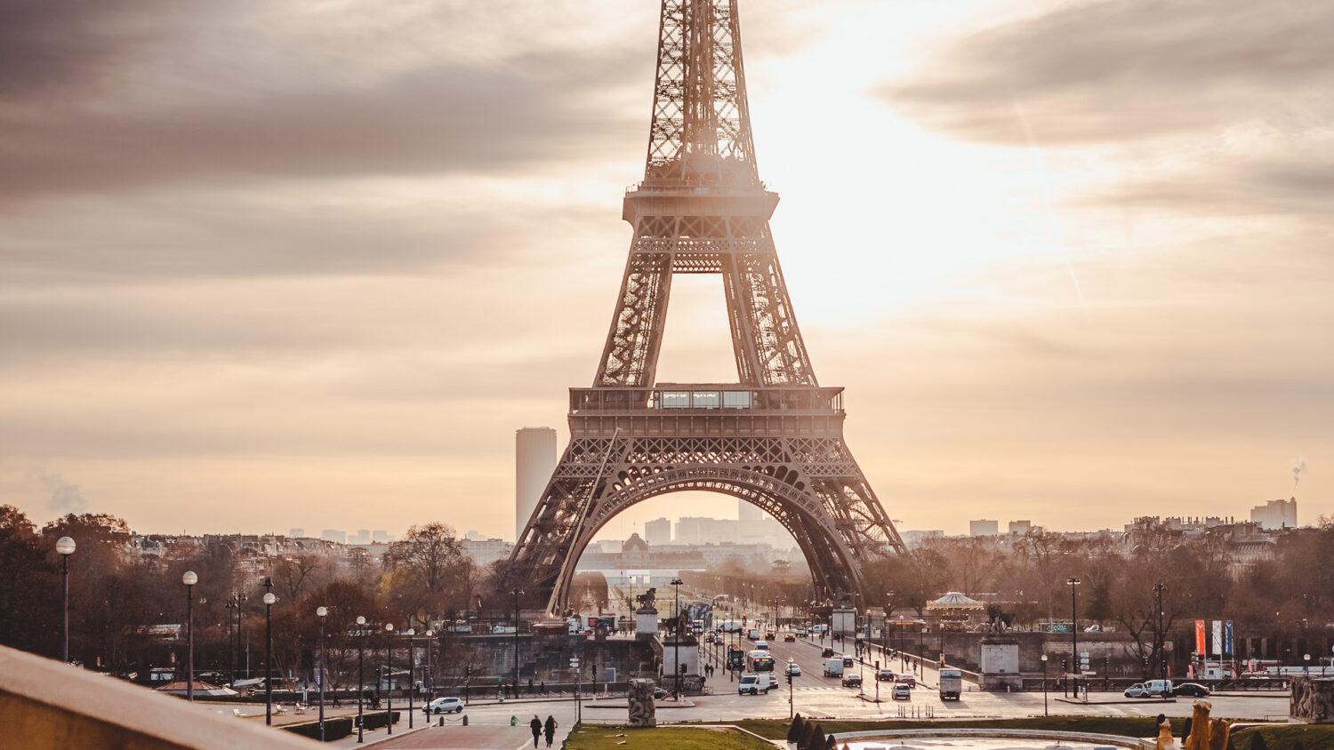 Počet obetí parížskeho útoku stále stúpa: Bol to masaker, strieľali nás po jednom