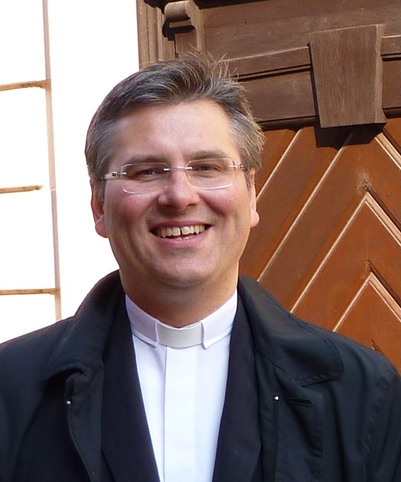 Biblista Jozef Jančovič: Cez Vianoce ďakujem Bohu, že sa v tomto svete, o ktorý nestráca záujem, stal úžasne blízkym aj mne