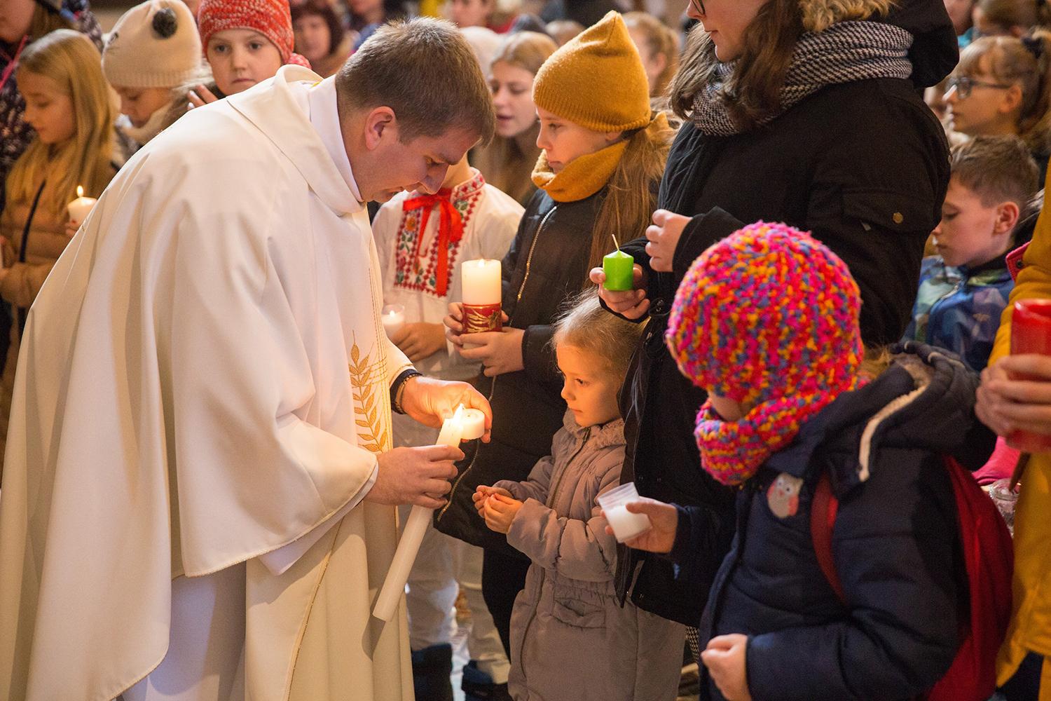 Biskupi požehnali 2 400 koledníkom Dobrej noviny