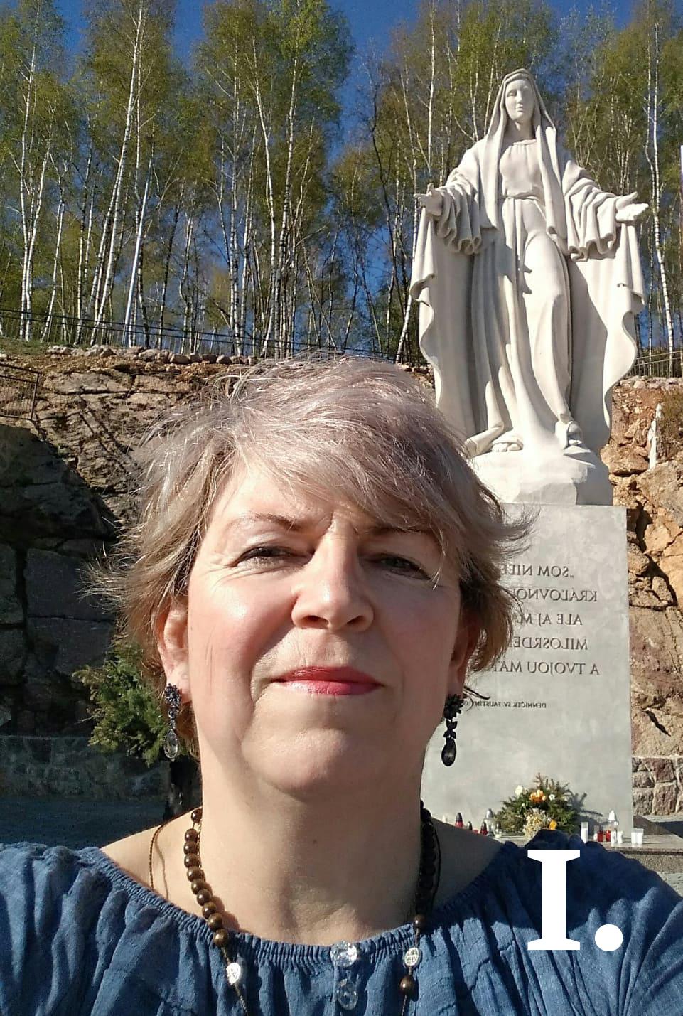 Krízová krížová cesta. 14 pohľadov z prvej línie