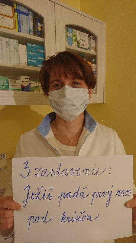 Krízová krížová cesta. 14 pohľadov z prvej línie