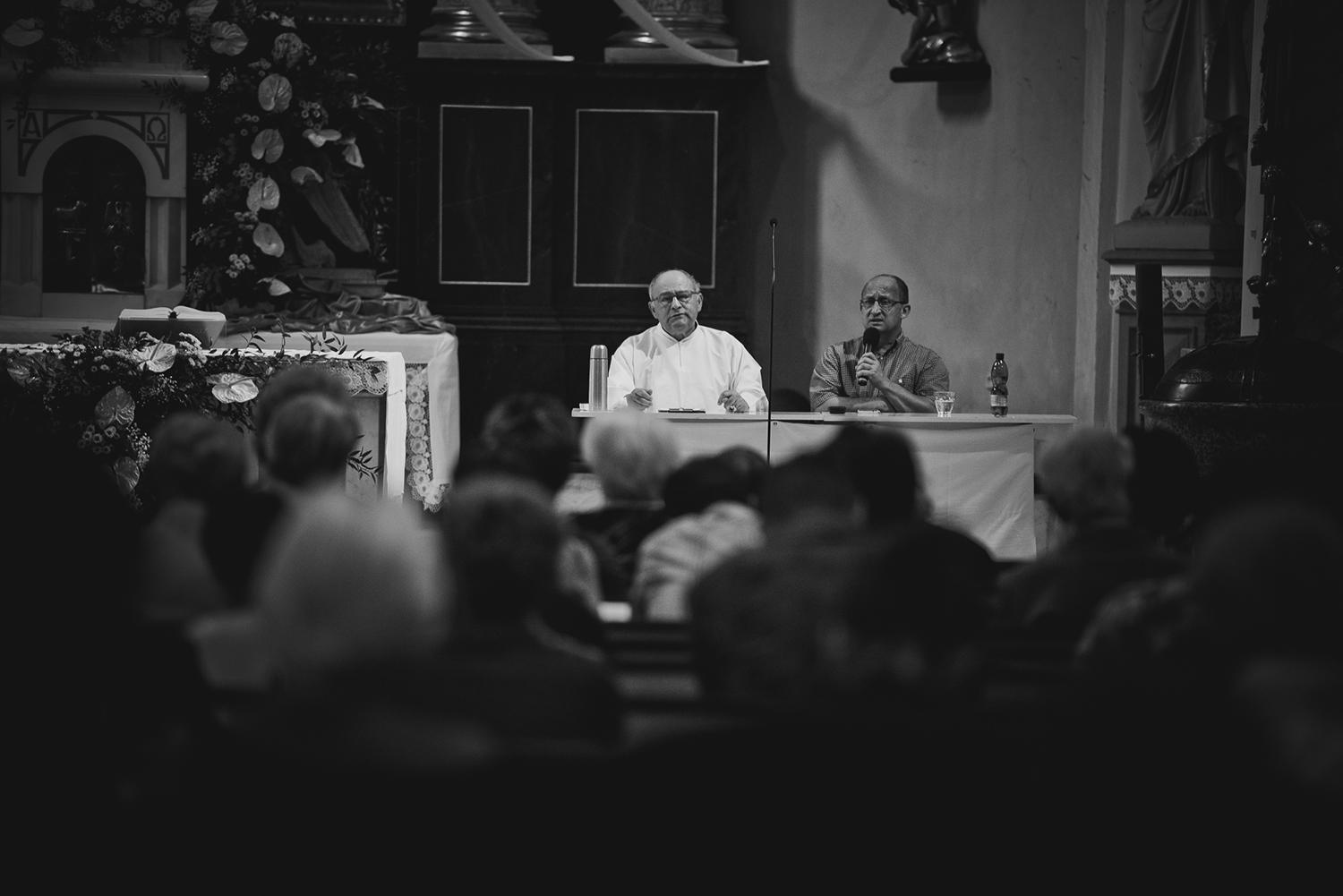 Exorcista Elias Vella: Prikázal som diablovi, aby sa uklonil pred Eucharistiou