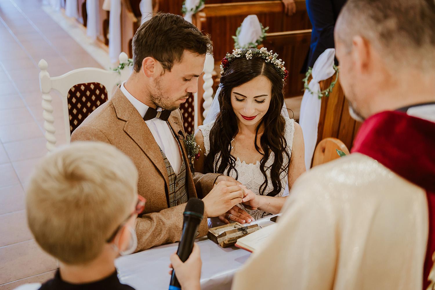 Manželstvo za oponou odhaľujú salezián, svadobný fotograf a cirkevný právnik