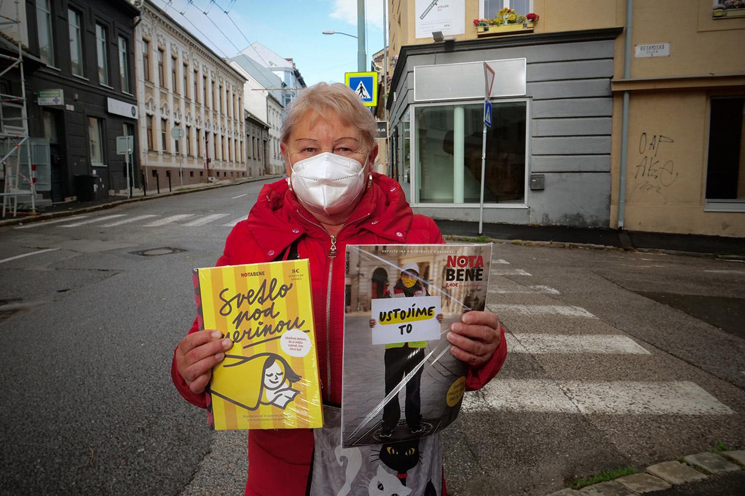 Odborníčka Nina Beňová: Väčšina predajcov Nota bene sa vďaka časopisu dokáže vymaniť aspoň z pouličného bezdomovectva