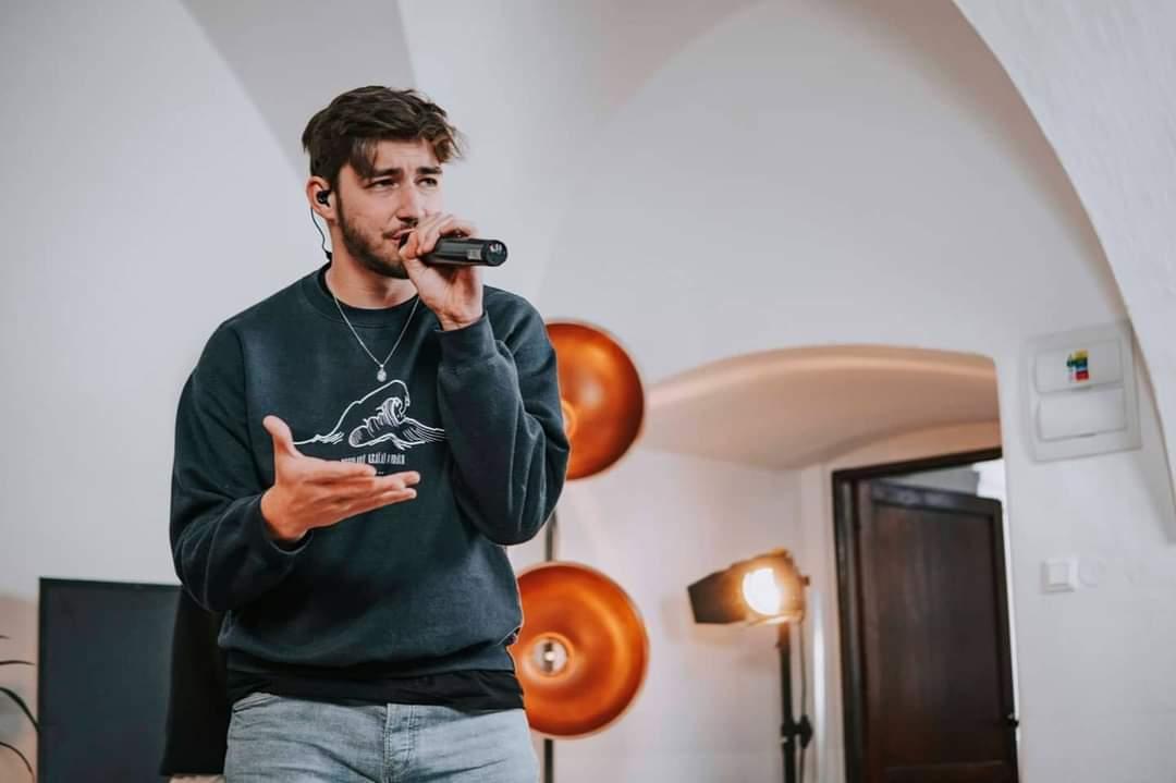 Raper Dávid Janočko: Vďaka Bohu, že som neskončil na ulici alebo v base