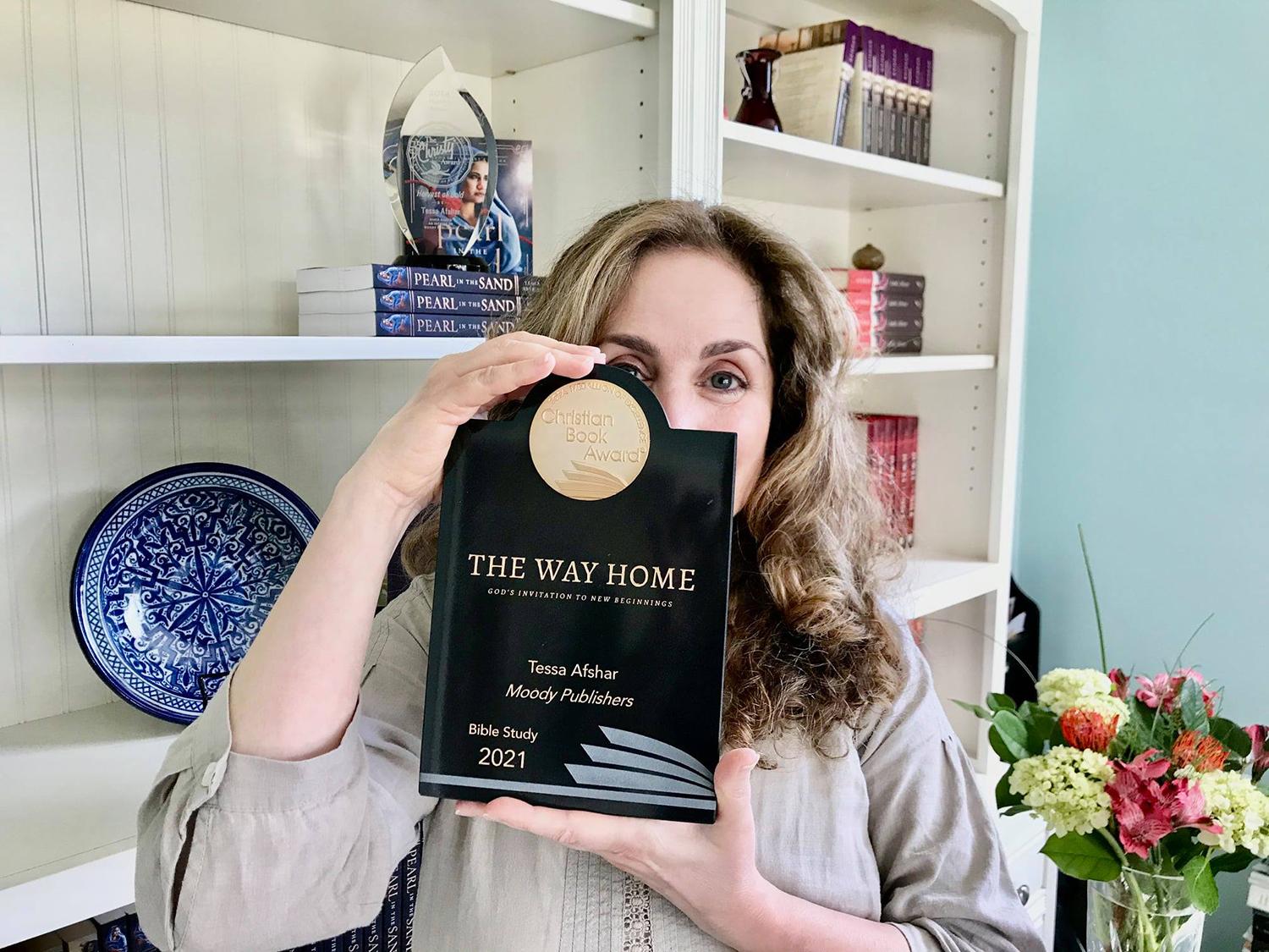 Spisovateľka Tessa Afsharová: Chcela som sa vzdať. Bola som si istá, že moje príbehy nikto nebude chcieť čítať