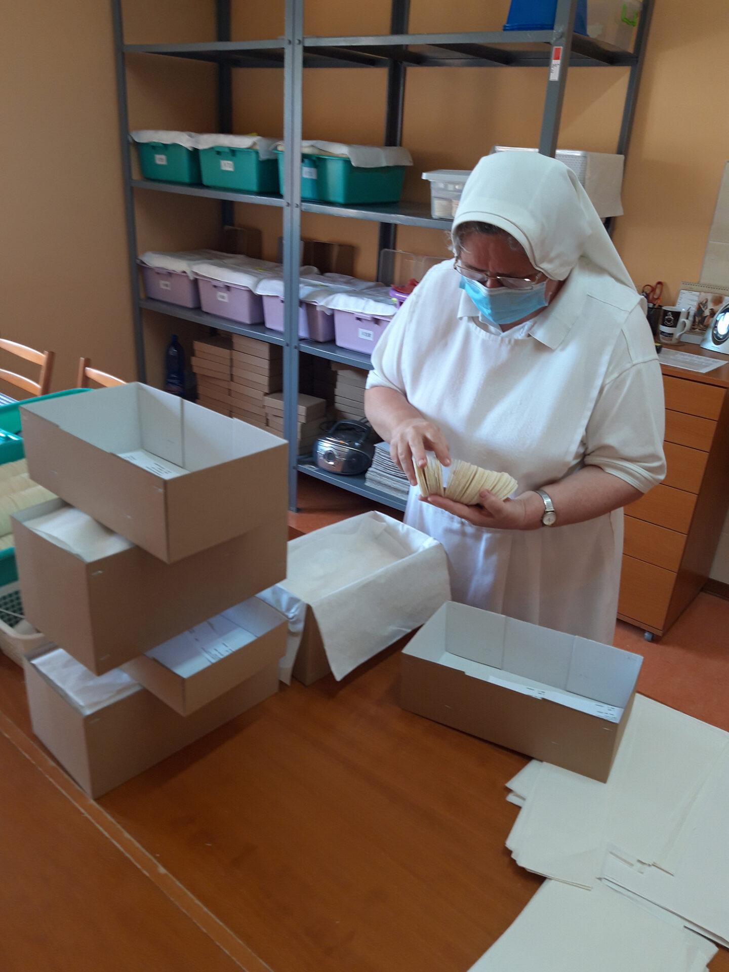 Sestra Klarissa z Congregatio Jesu v Prešove: Pri pozdvihovaní si uvedomujem, že to už nie je obyčajná hostia, ale predo mnou je živý Kristus