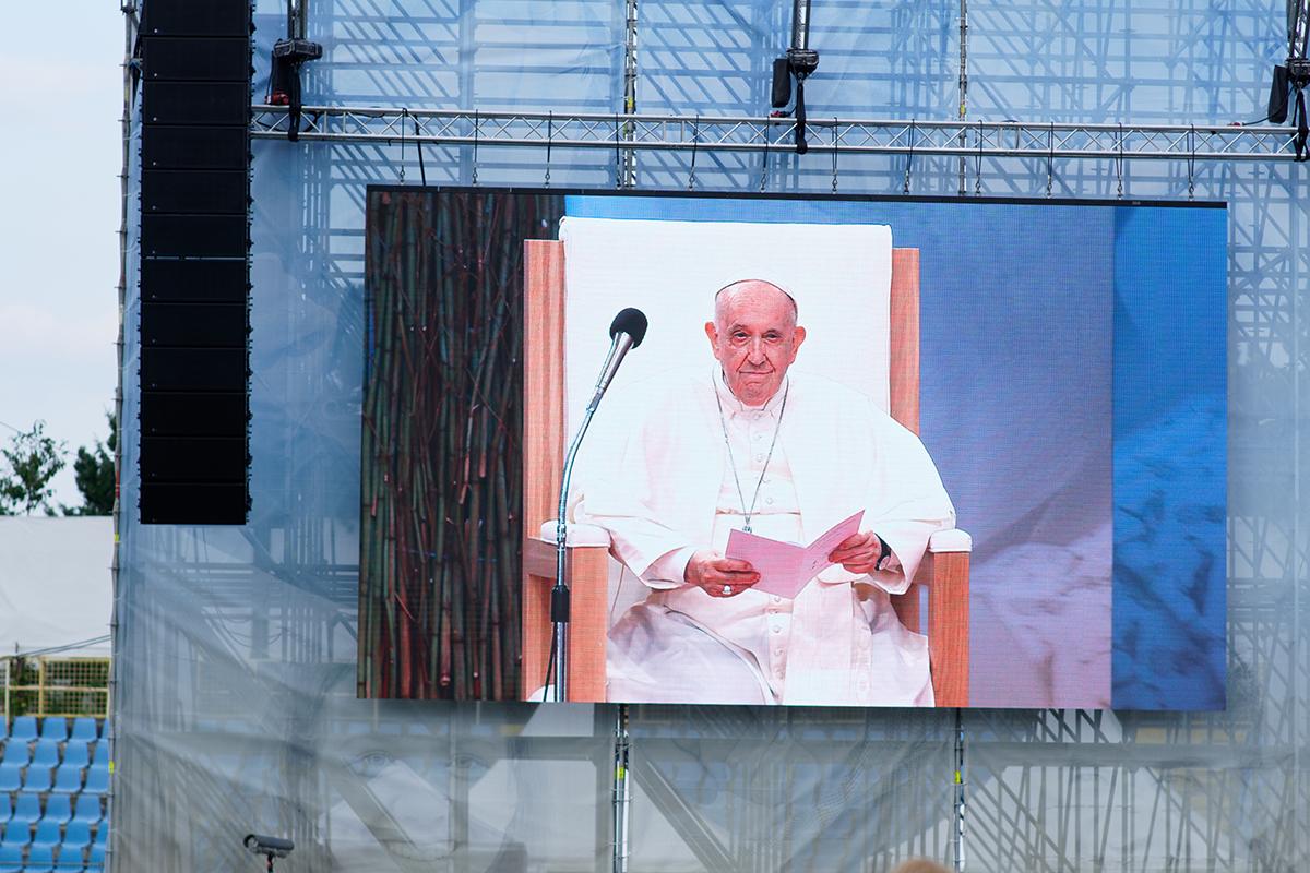 Z kritičky pútnička: Ako som stretla pápeža, hoci som nikde nebola