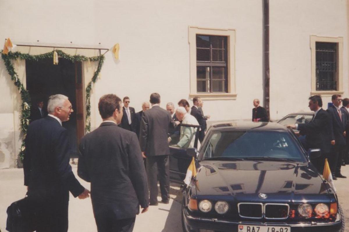 Sila stretnutia s pápežom / Volanie do kňazstva aj zoznámenie páru. Ako ľuďom zasiahli pápeži do života