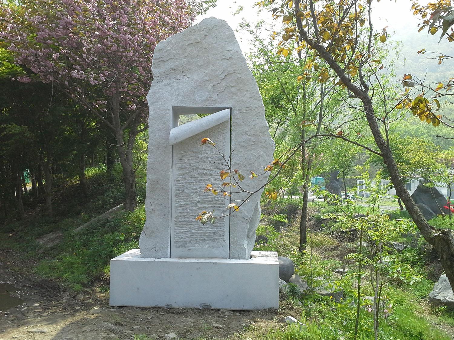 Sochárka Šicková-Fabrici: Trauma sa „ukladá“ do pamäte v obrazoch, preto sa jej zbavujeme aj cez obrazy