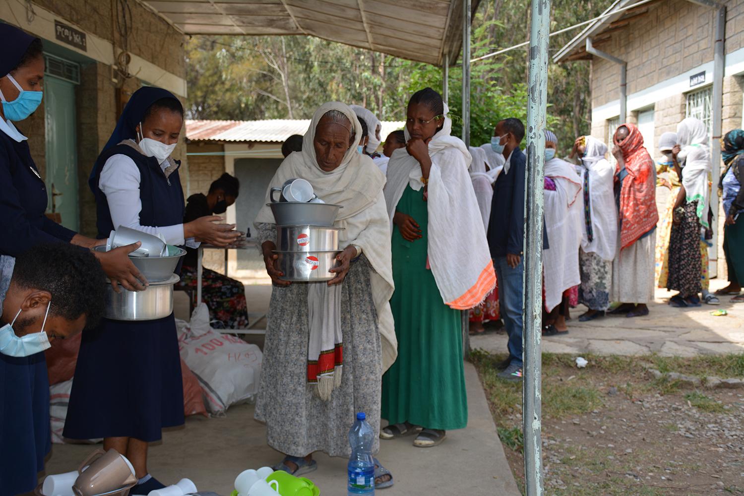 Dobrá novina: Už aj tak napätú situáciu v chudobnejších komunitách koronavírus len prehĺbil
