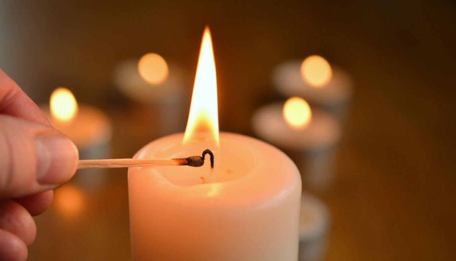 Kristus, svetlo sveta! Akú symboliku ukrývajú horiace sviece?