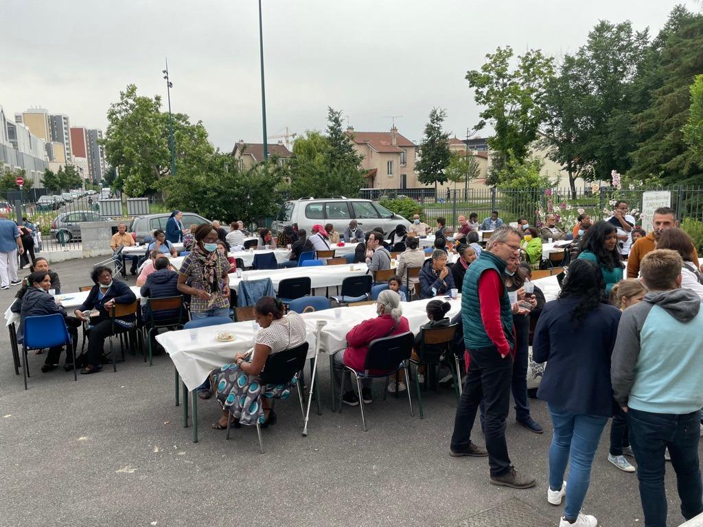 Slovenská katolícka misia Paríž: Spoločné stretnutia na slovenských omšiach utužujú vzťahy