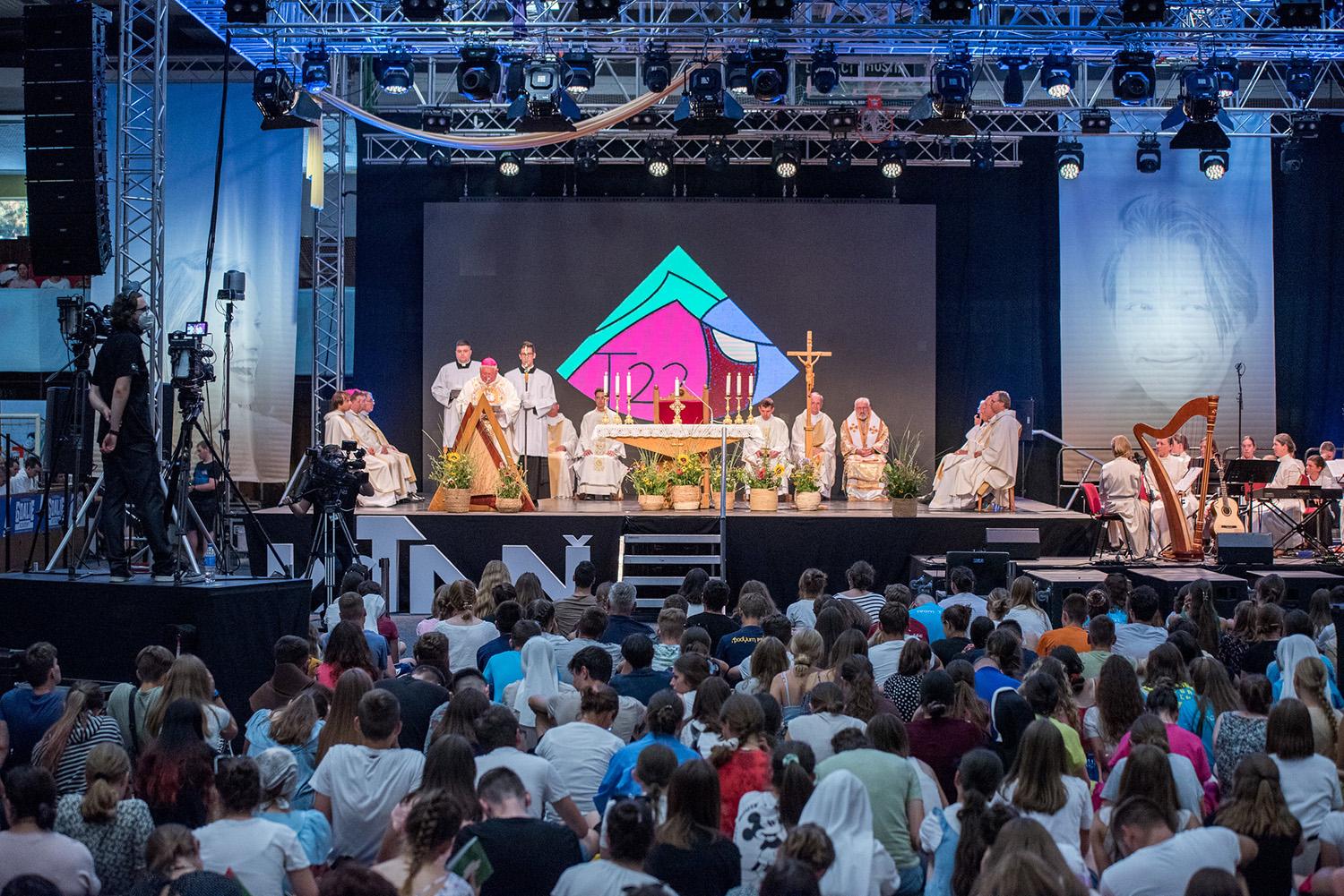 Reportáž: Mladá a živá Cirkev uprostred Trenčína