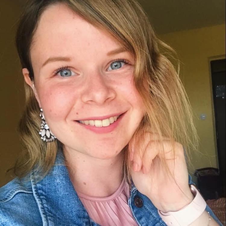 Anketa: Majú aj mladí ľudia vzťah k Panne Márii?