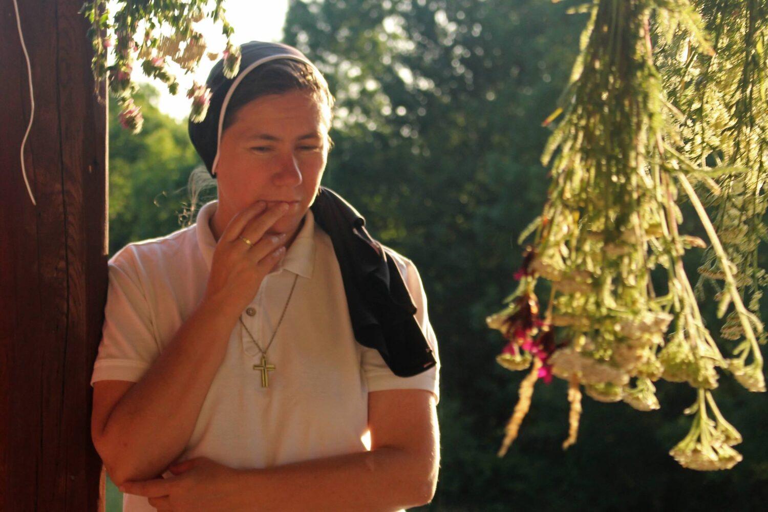 Dominikánka Karola Dravecká: Je toľko spôsobov, koľko je prijímajúcich, aby Ježiš v Eucharistii nezostal „väzňom“ v svätostánku