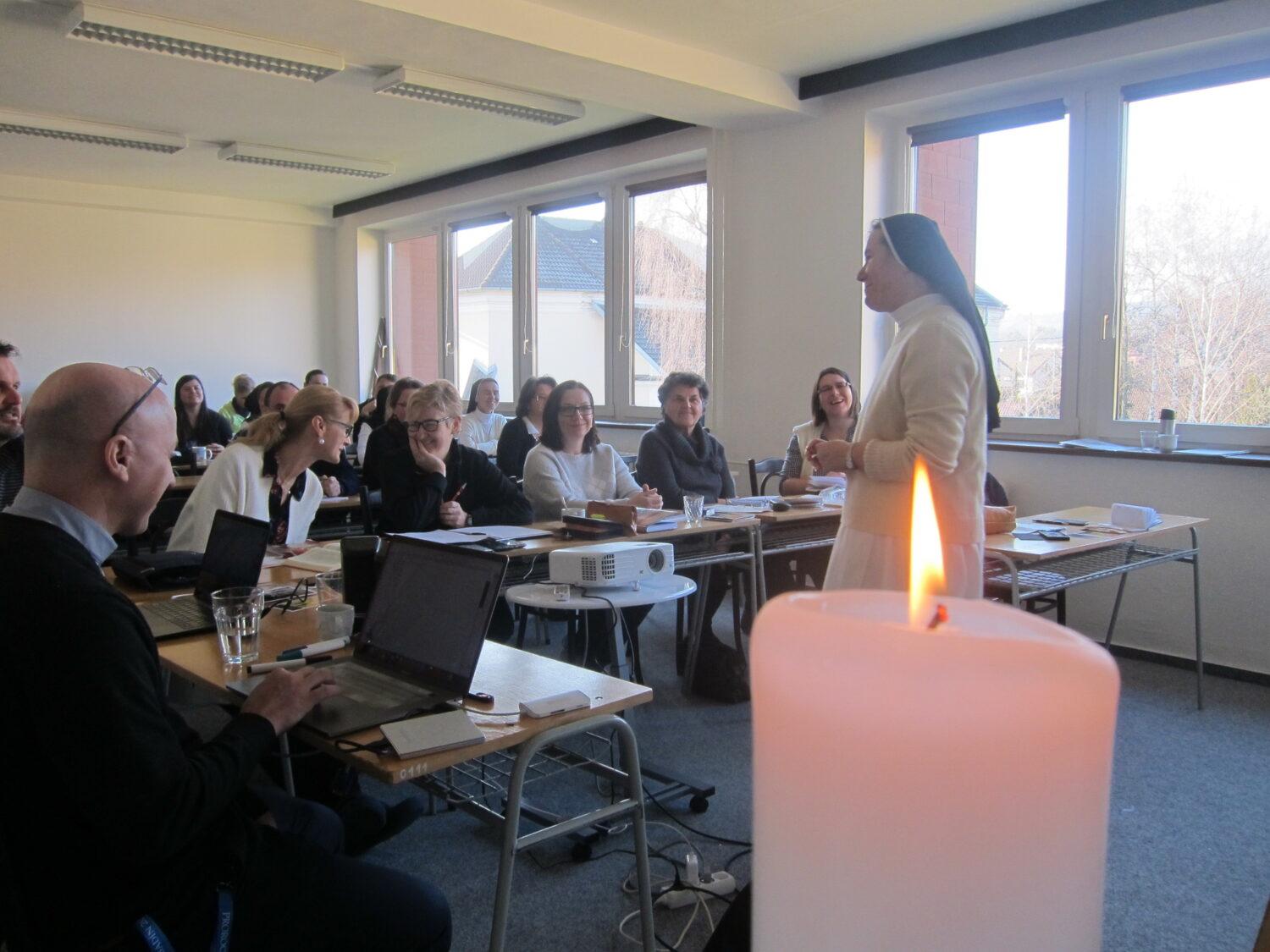 Dominikánka Karola Dravecká: Je toľko spôsobov, koľko je prijímajúcich, aby Ježiš v Eucharistii nezostal „väzňom“ v svätostánku